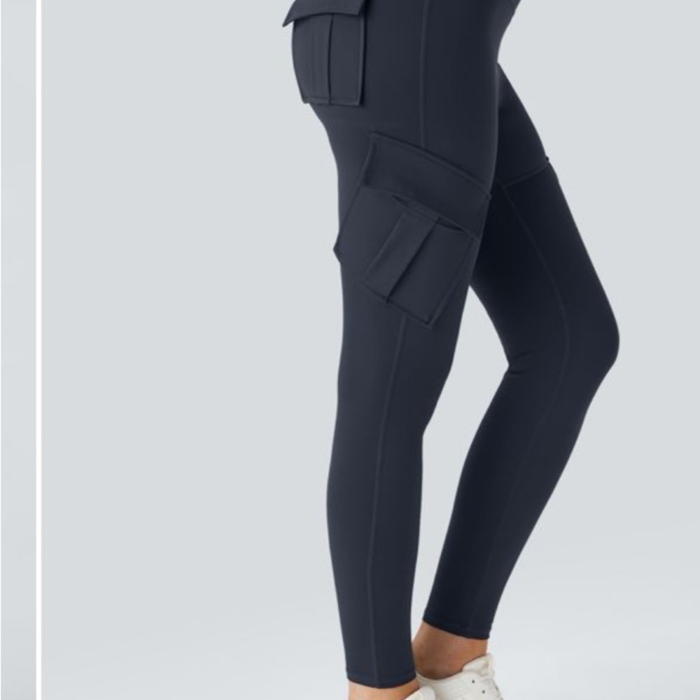 High-Waisted midnight blue Halara Cargo Leggings